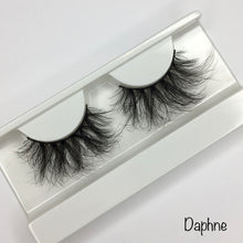 Load image into Gallery viewer, Lashes ( Light Dramatic)